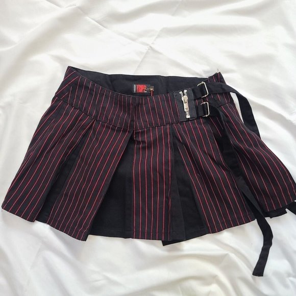 Vintage Tripp NYC Plaid Pleated Mini Skirt, Womens, Black, Red Pin Stripes - Picture 5 of 8